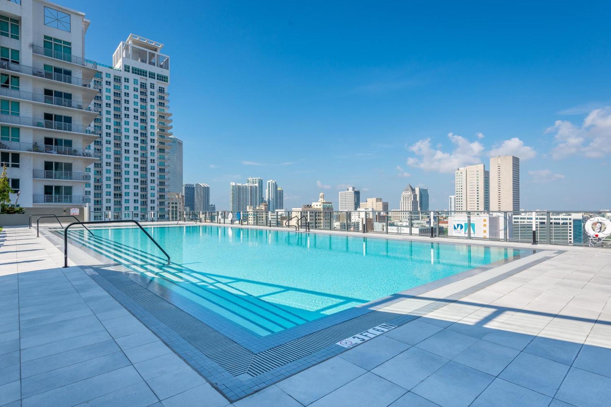 Sentral Alea Miami Aparthotel Bagian luar foto
